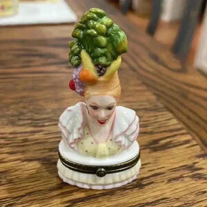 I love Lucy, trinket box when she dress like Carmen Miranda,beautiful condition